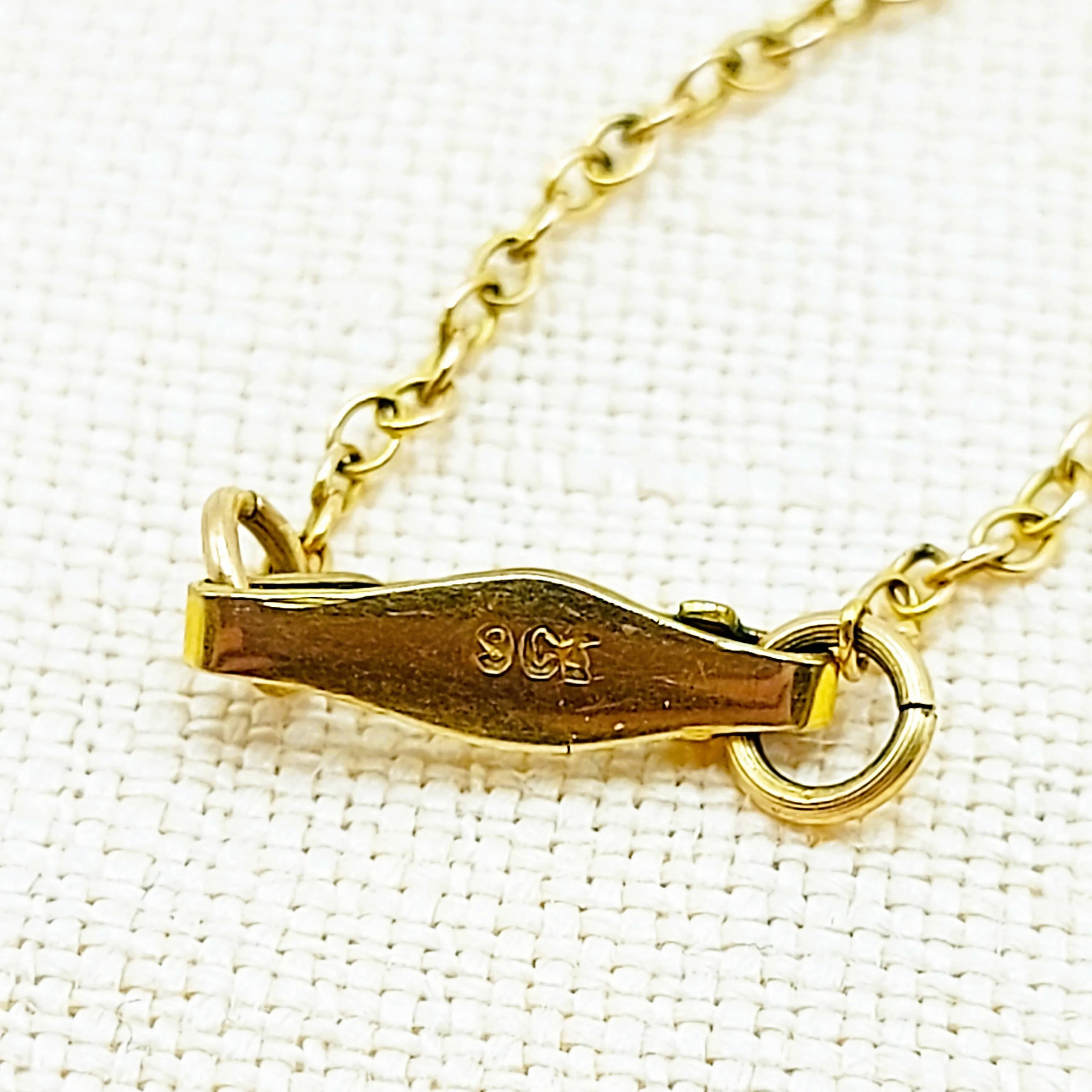 9ct Gold Teardrop Locket & Chain